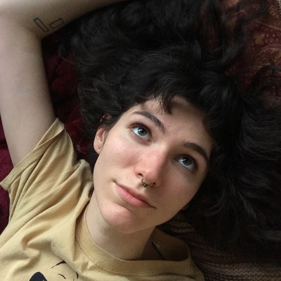 Meet your Posher - Picture 2 of 4